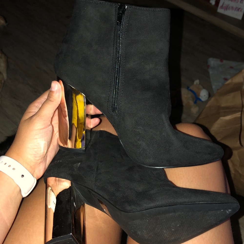 Suede bootie w gold heel